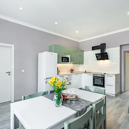 Happy Family Apartment